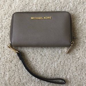 Michael Kors wristlet